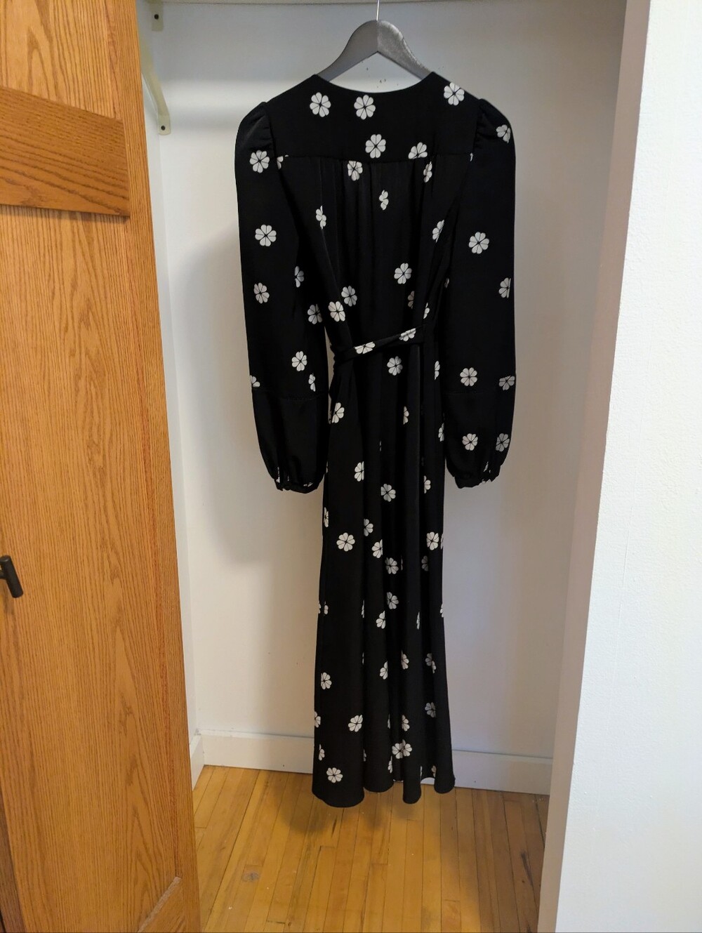 Kate Spade Clover Toss Spade Print Wrap Dress Black/White size 6 - Picture 6 of 7